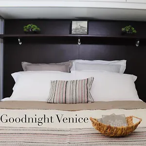 Goodnight Venecia