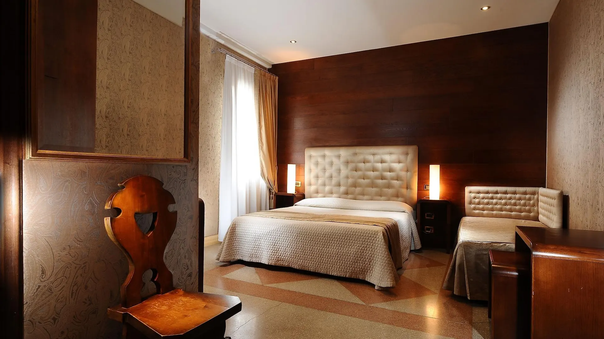 Hotel Abbazia Venice 3*,